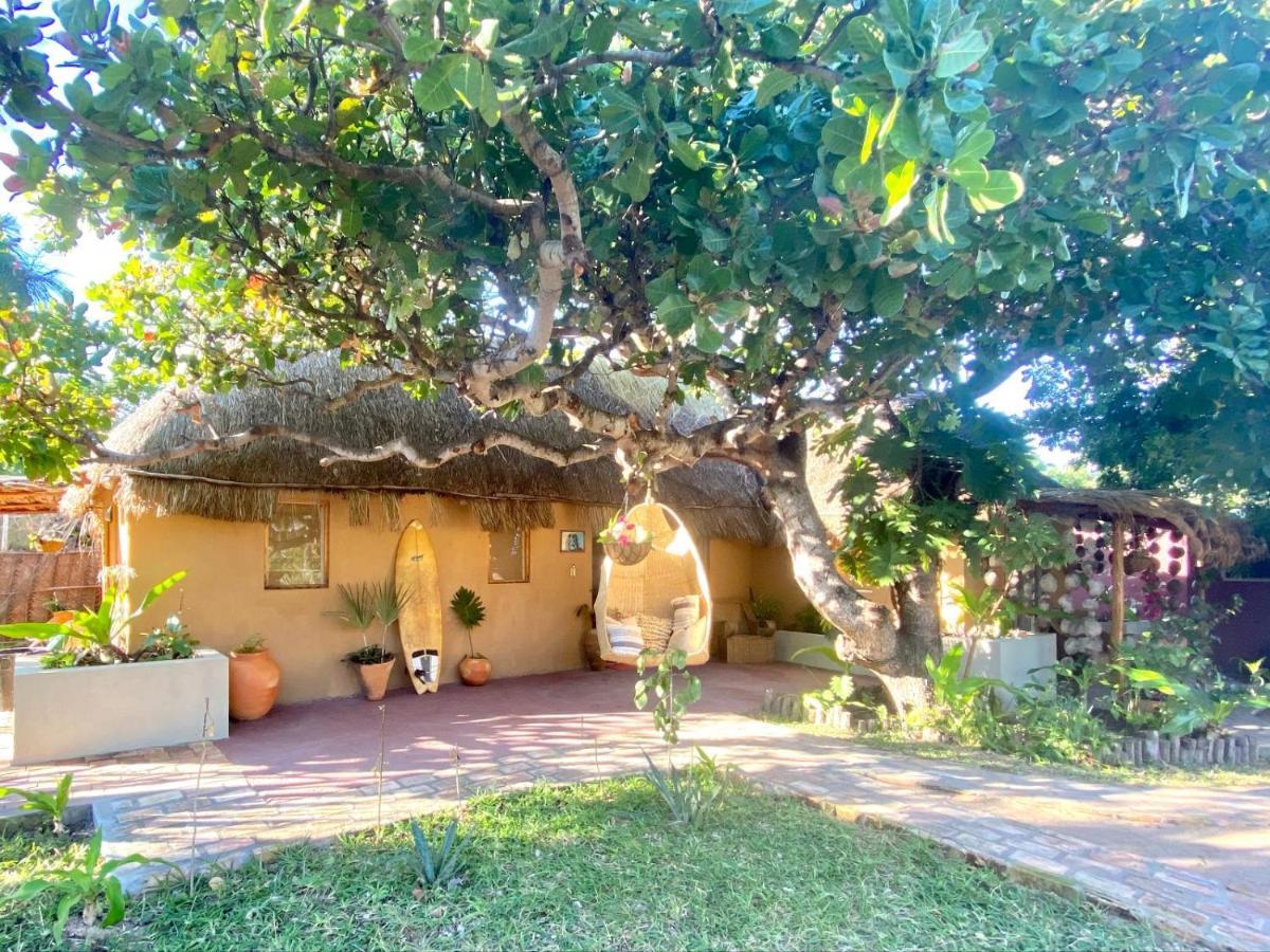 Mozambeat Motel Praia do Tofo Exterior foto
